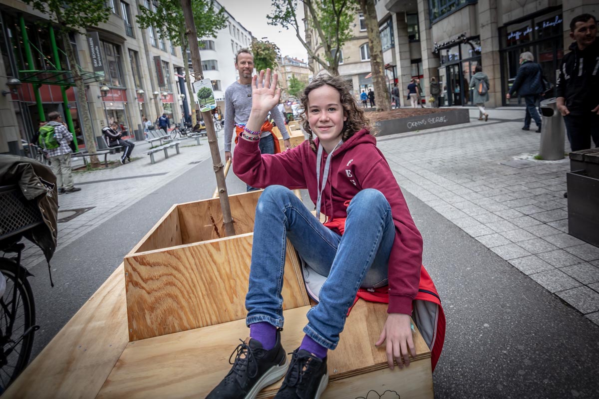 Am 11.05.2019 fand die erste Wanderung der Wanderbaumallee Stuttgart statt. Vom Rupert-Mayer-Platz an der St. Maria Kirche führte der Weg zum Kulturzentrum Merlin in der Augustenstraße.