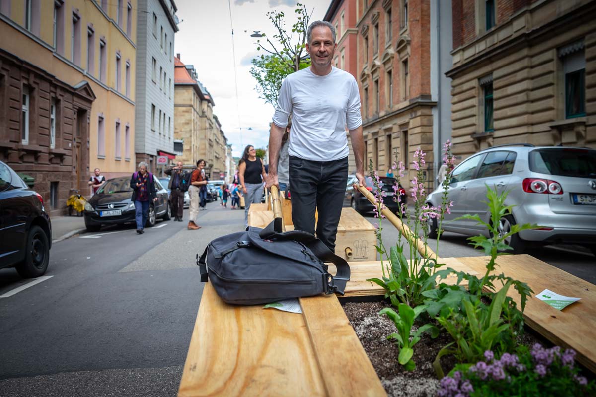 Am 11.05.2019 fand die erste Wanderung der Wanderbaumallee Stuttgart statt. Vom Rupert-Mayer-Platz an der St. Maria Kirche führte der Weg zum Kulturzentrum Merlin in der Augustenstraße.