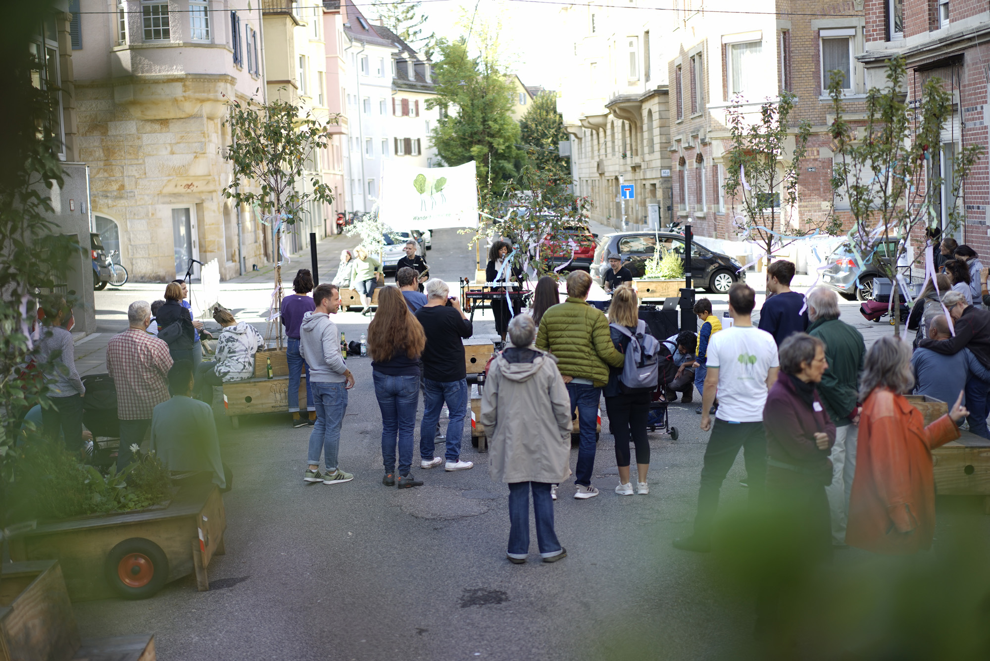 Dornhaldenplatz mit Musik von der Linda Kyei Band